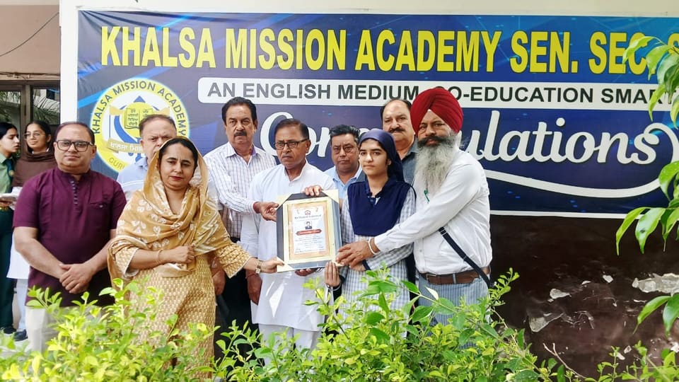 Group photograph at the school felicitation ceremony